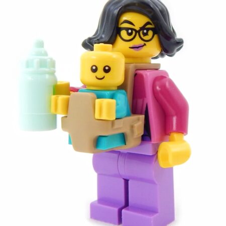 LEGO Wanda and Baby Wayland Minifigs