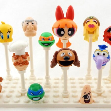 1 Hollywood Mystery Head (Looney Tunes, Spongebob, Ninja Turtles, Muppets and more!)
