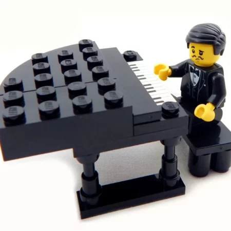 LEGO Piano and Pianist